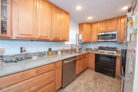 18227 Baronoff Ave, Eagle River, AK 99577 photo 8