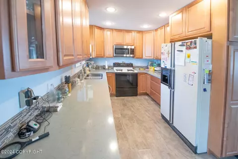 18227 Baronoff Ave, Eagle River, AK 99577 photo 7