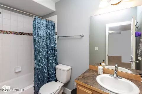 Bath - 9134 Eagle River Ln, Eagle River, AK 99577 photo 6 of 9