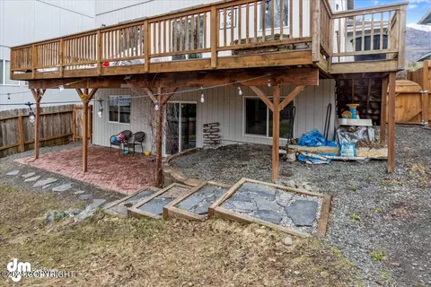 Exterior - 9134 Eagle River Ln, Eagle River, AK 99577 photo 7 of 15