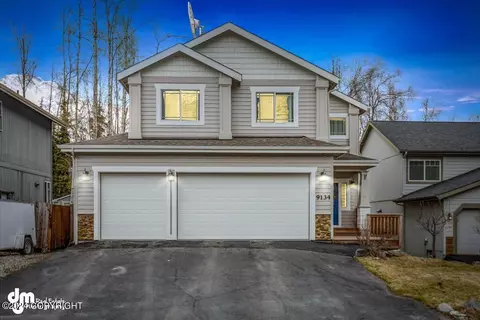 9134 Eagle River Ln, Eagle River, AK 99577