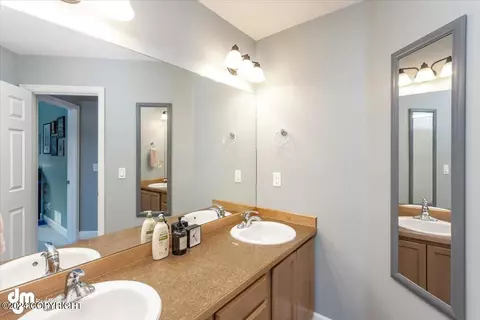 Bath - 9134 Eagle River Ln, Eagle River, AK 99577 photo 9 of 9