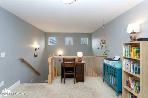 Entry Way - 9134 Eagle River Ln, Eagle River, AK 99577 photo 5 of 7