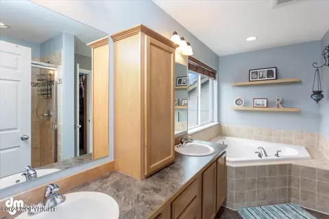 Bath - 9134 Eagle River Ln, Eagle River, AK 99577 photo 1 of 9