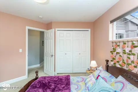Bedroom - 9134 Eagle River Ln, Eagle River, AK 99577 photo 7 of 10