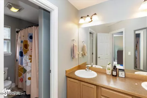 Bath - 9134 Eagle River Ln, Eagle River, AK 99577 photo 8 of 9