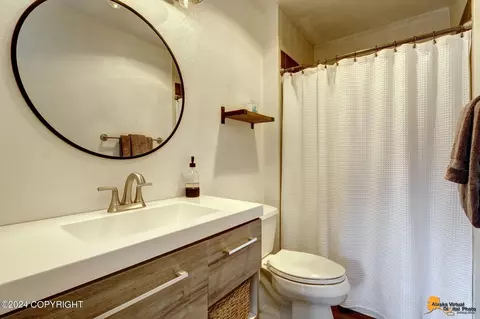 Bath - 4123 Hampton Dr # 9B, Anchorage, AK 99504 photo 1 of 2