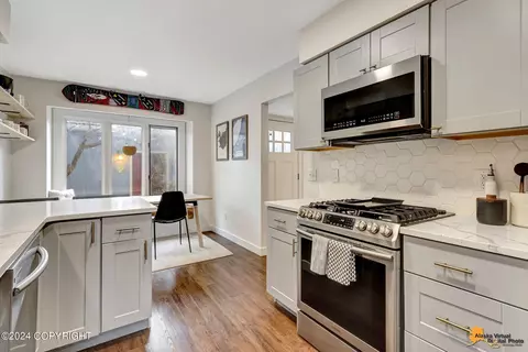 Kitchen - 4123 Hampton Dr # 9B, Anchorage, AK 99504 photo 3 of 5
