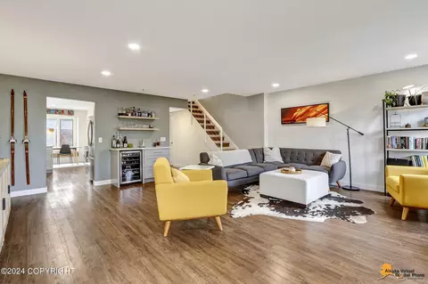 Living - 4123 Hampton Dr # 9B, Anchorage, AK 99504 photo 5 of 6