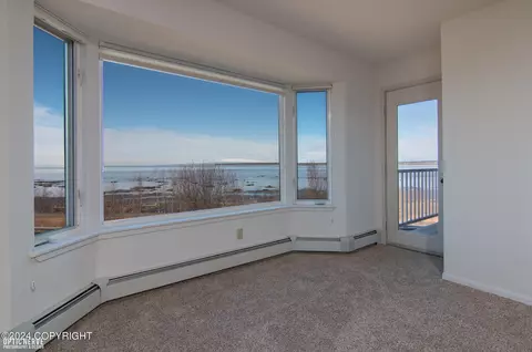 Living - 726 O Pl, Anchorage, AK 99501 photo 2 of 2