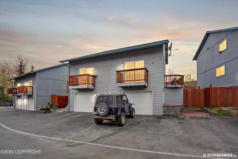 11275 Wood River Way # 14, Eagle River, AK 99577