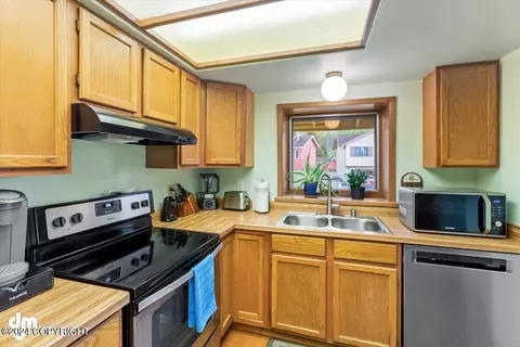 18305 Gavin Cir, Eagle River, AK 99577 photo 8