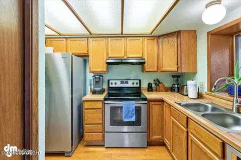18305 Gavin Cir, Eagle River, AK 99577 photo 9