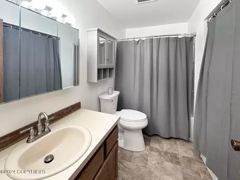 Bath - 261 Fall Leaf Cir, Anchorage, AK 99504 photo 1 of 2