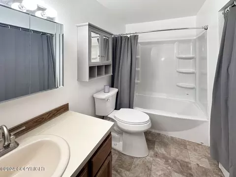 Bath - 261 Fall Leaf Cir, Anchorage, AK 99504 photo 2 of 2