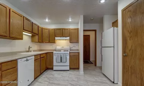 Kitchen - 18731 N Lowrie Loop, Eagle River, AK 99577 photo 1 of 1