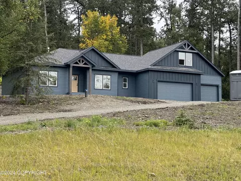 301 N Hale Cir, Palmer, AK 99645