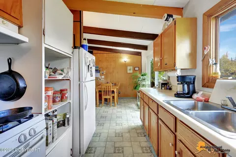 1513 Summit View St, Anchorage, AK 99504 photo 7