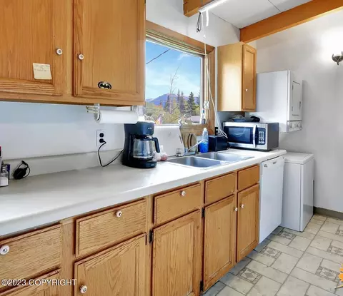 1513 Summit View St, Anchorage, AK 99504 photo 6