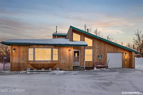 3005 N Polar Ln, Palmer, AK 99645