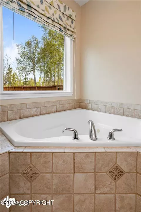 Bath - 3949 E Serendipity Loop, Wasilla, AK 99654 photo 8 of 14
