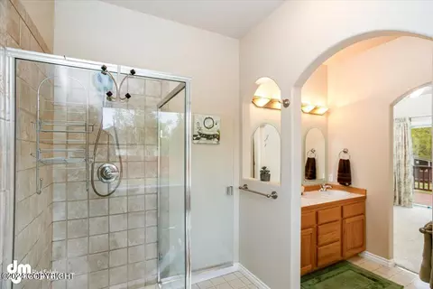 Bath - 3949 E Serendipity Loop, Wasilla, AK 99654 photo 4 of 14