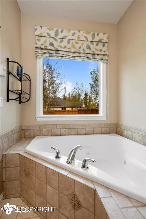 Bath - 3949 E Serendipity Loop, Wasilla, AK 99654 photo 9 of 14
