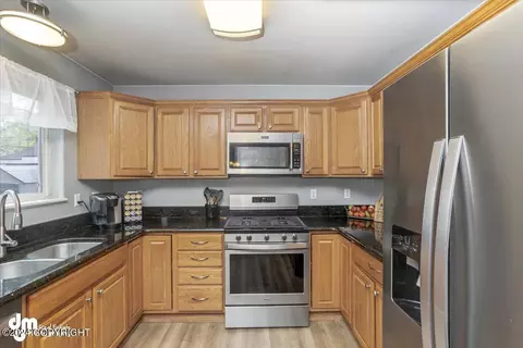 Kitchen - 16511 Nicoli Way, Eagle River, AK 99577 photo 2 of 3
