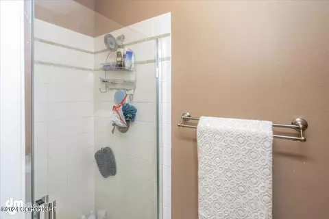 Bath - 16511 Nicoli Way, Eagle River, AK 99577 photo 4 of 5