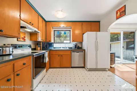 Kitchen - 11121 Forest Dr, Anchorage, AK 99516 photo 4 of 7