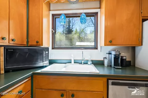 Kitchen - 11121 Forest Dr, Anchorage, AK 99516 photo 6 of 7
