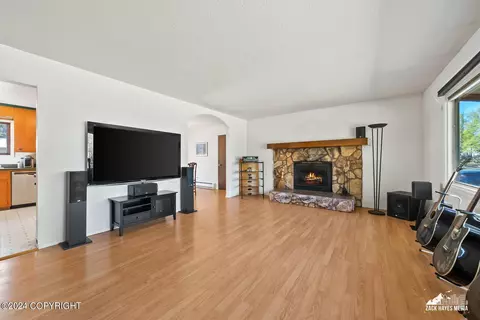 Living - 11121 Forest Dr, Anchorage, AK 99516 photo 3 of 6