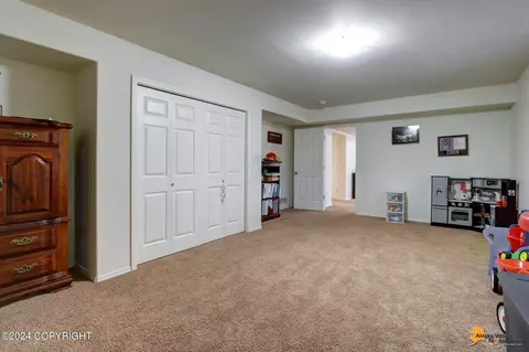 8718 Mendocino Cir, Eagle River, AK 99577 photo 34