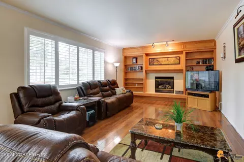 8718 Mendocino Cir, Eagle River, AK 99577 photo 16