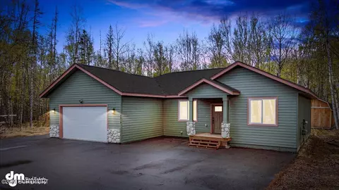 6918 N Polar Lights Rd, Palmer, AK 99645