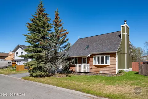 3631 Hollyberry Cir, Anchorage, AK 99507
