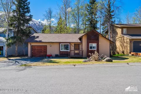 8818 Dome Cir, Eagle River, AK 99577