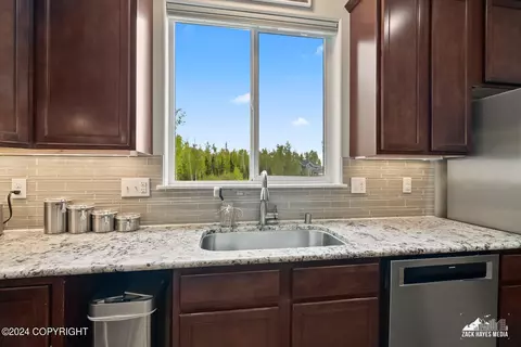 Kitchen - 13568 Charmley Cir, Eagle River, AK 99577 photo 6 of 12