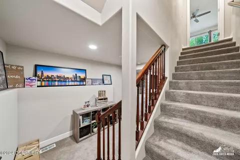 Entry Way - 13568 Charmley Cir, Eagle River, AK 99577 photo 5 of 5