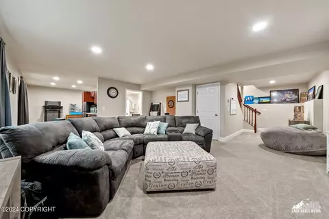 Living - 13568 Charmley Cir, Eagle River, AK 99577 photo 6 of 6