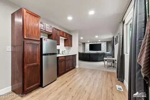 Kitchen - 13568 Charmley Cir, Eagle River, AK 99577 photo 12 of 12