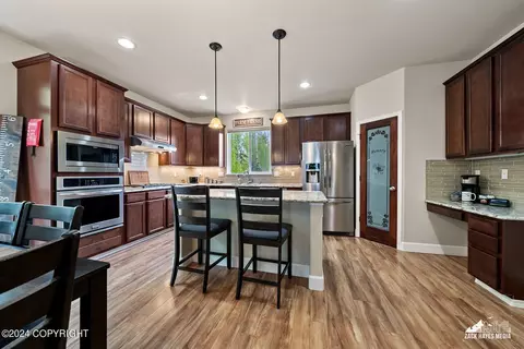 Kitchen - 13568 Charmley Cir, Eagle River, AK 99577 photo 1 of 12