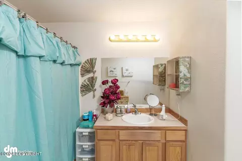 Bath - 6434 E 10th Ave, Anchorage, AK 99504 photo 5 of 5