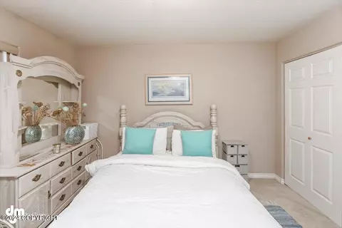 Bedroom - 6434 E 10th Ave, Anchorage, AK 99504 photo 6 of 10