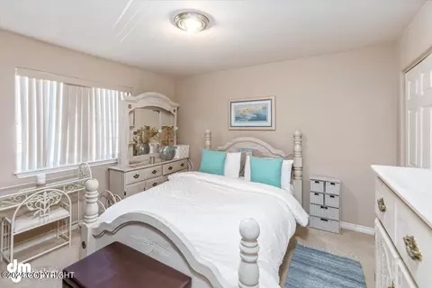 Bedroom - 6434 E 10th Ave, Anchorage, AK 99504 photo 5 of 10