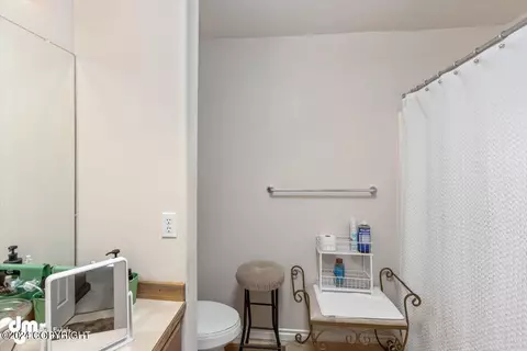 Bath - 6434 E 10th Ave, Anchorage, AK 99504 photo 3 of 5