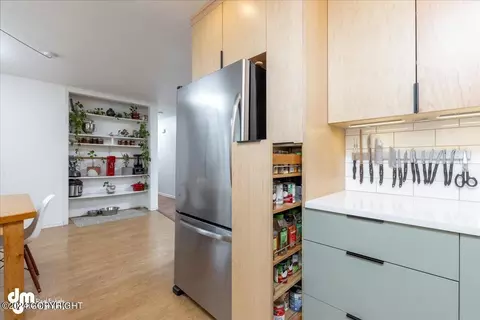 Kitchen - 244 E 23rd Ave, Anchorage, AK 99503 photo 4 of 4