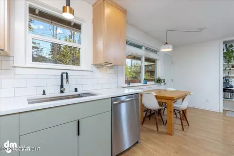 Kitchen - 244 E 23rd Ave, Anchorage, AK 99503 photo 2 of 4