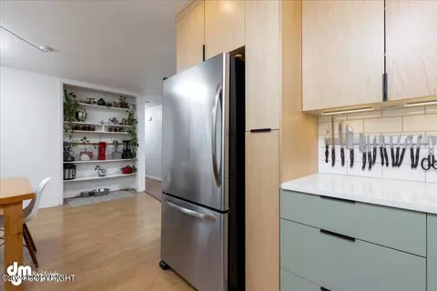 Kitchen - 244 E 23rd Ave, Anchorage, AK 99503 photo 3 of 4