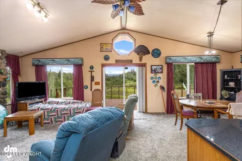 Living - 22557 Willow Fishhook Rd, Willow, AK 99688 photo 3 of 7